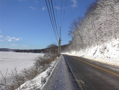 Jersey Avenue alongside Greenwood Lakes western shore