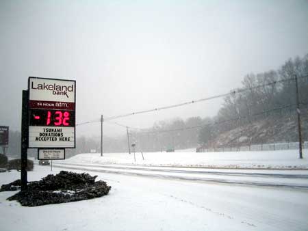  The snowstorm begins at noontime on Route 23 near Union Valley Road in West Milford, New Jersey - January 22, 2005 (Photo by rt23.com Staff)